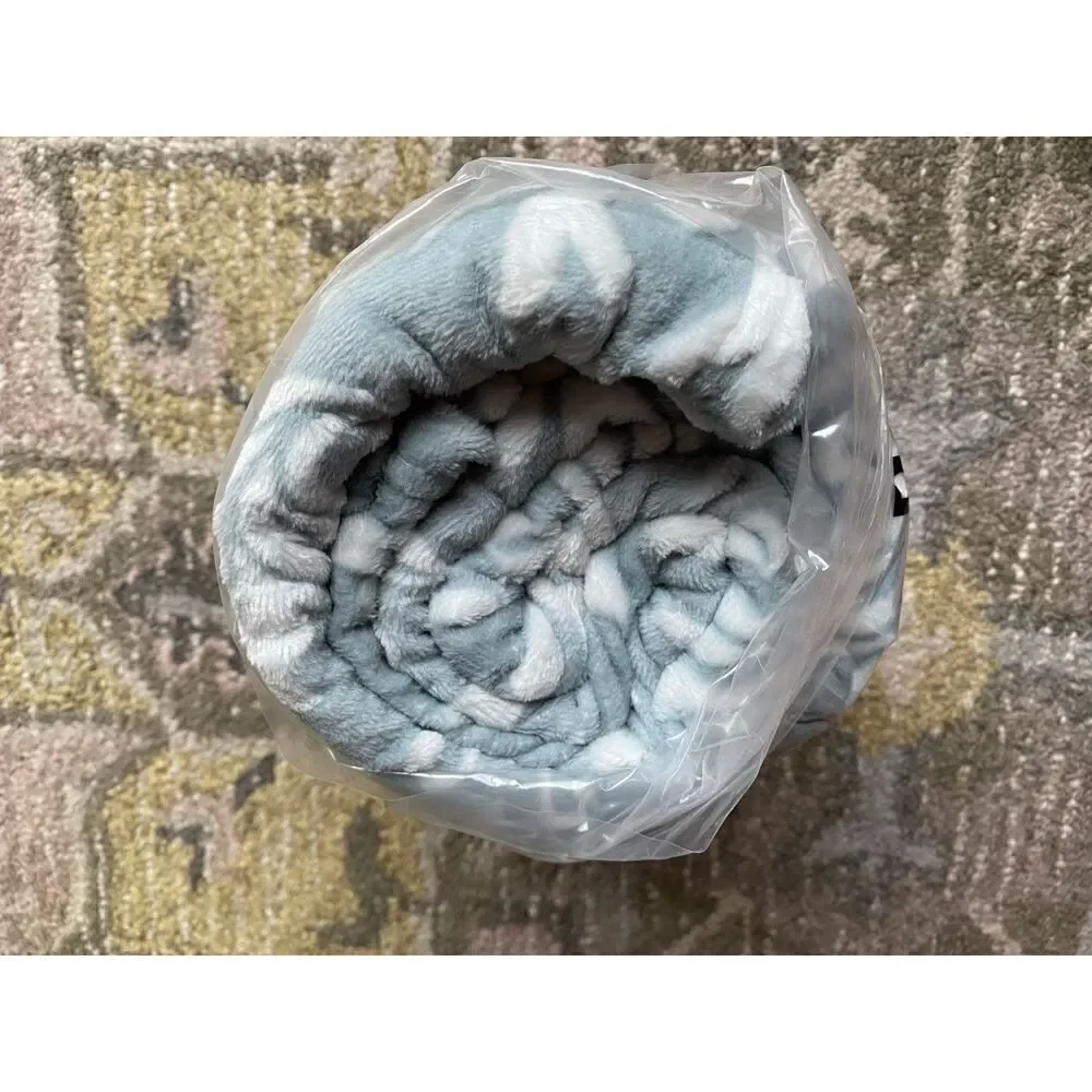 Sochow Botanical MintGreen and White Throw Blanket
